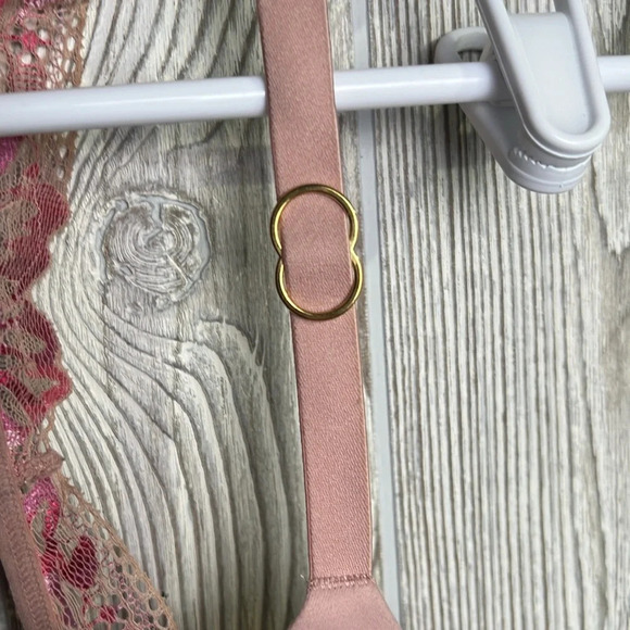 Victoria’s Secret Size 38D Incredible Demi Laced Back Underwire Bra - Picture 3 of 6